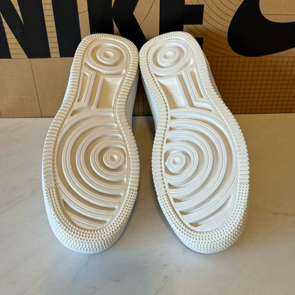 Final Sale!!! 🌺 NIKE 🌺 Nike Air Force 1 PLT.AF.ORM 👟 - Picture 11 of 14